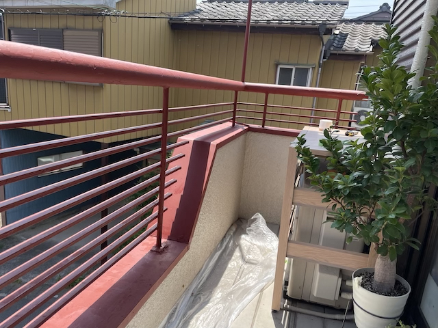 川口市バルコニー手摺塗装工事　錆止め塗装